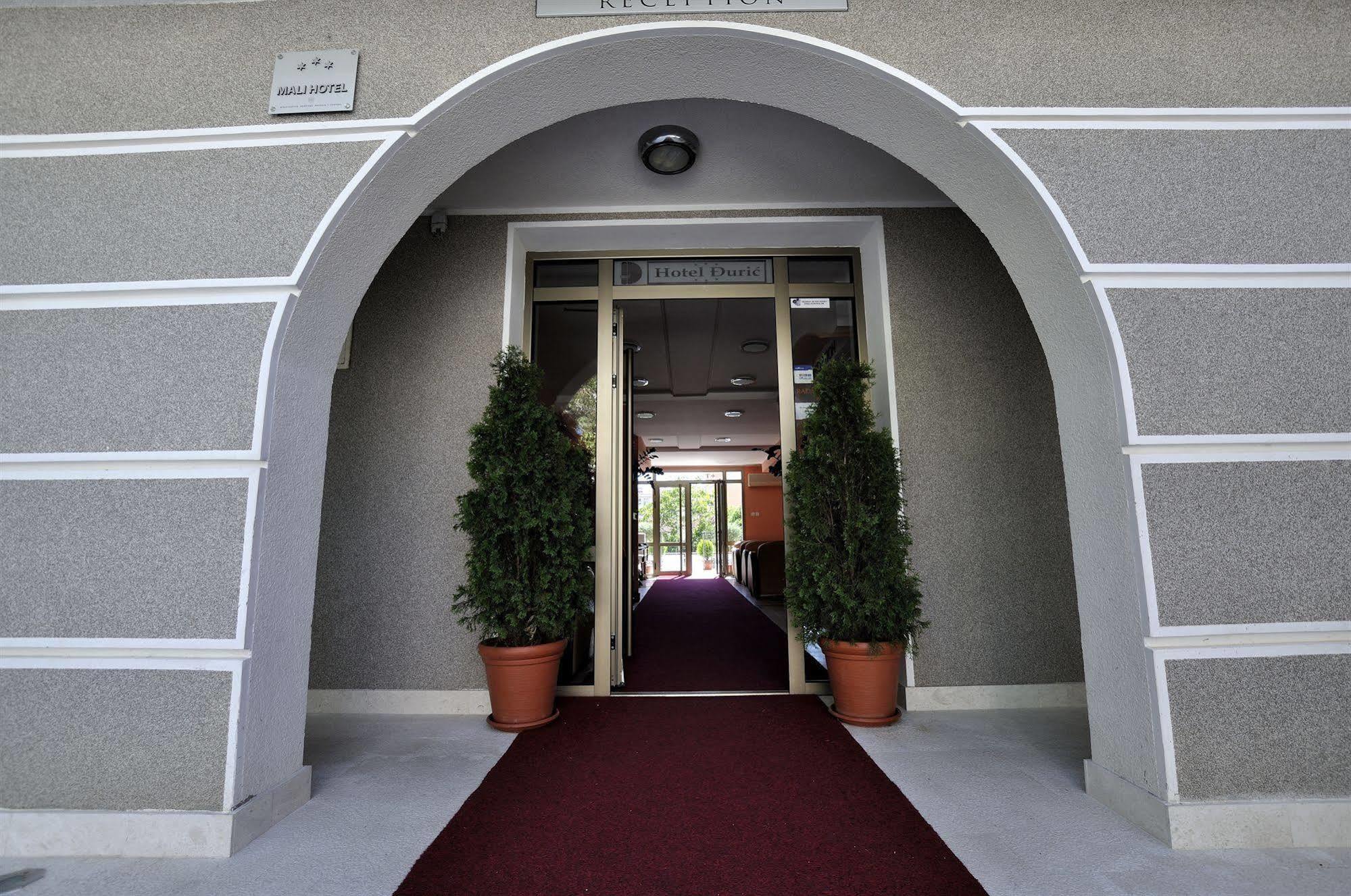 Vila Duric - Ex Hotel Duric Petrovac Exterior foto
